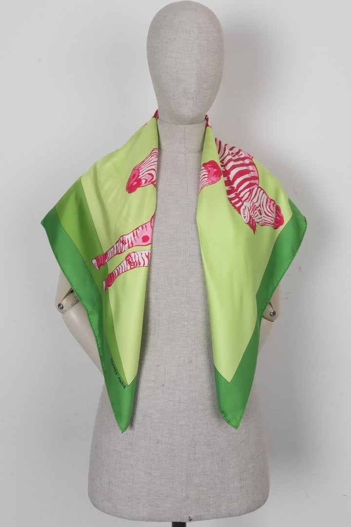 HERMÈS Les Zèbres II 90 Foulard Soie Vert