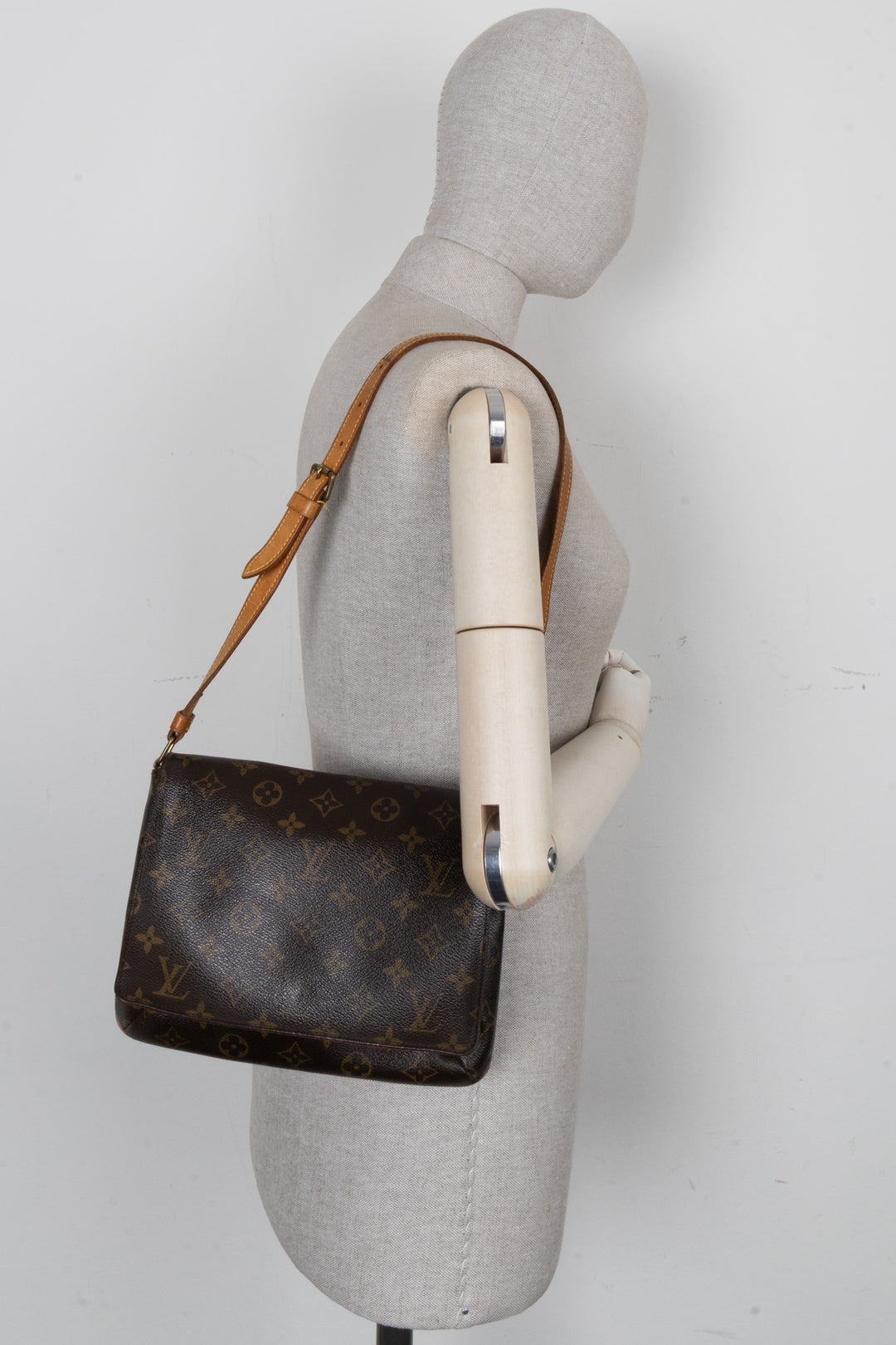 LOUIS VUITTON Musette Tango Shoulder Bag MNG Canvas