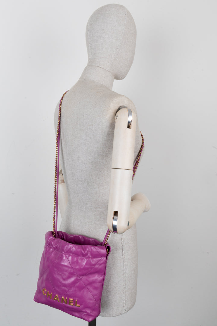 CHANEL 22 Bag Mini Fuchsia