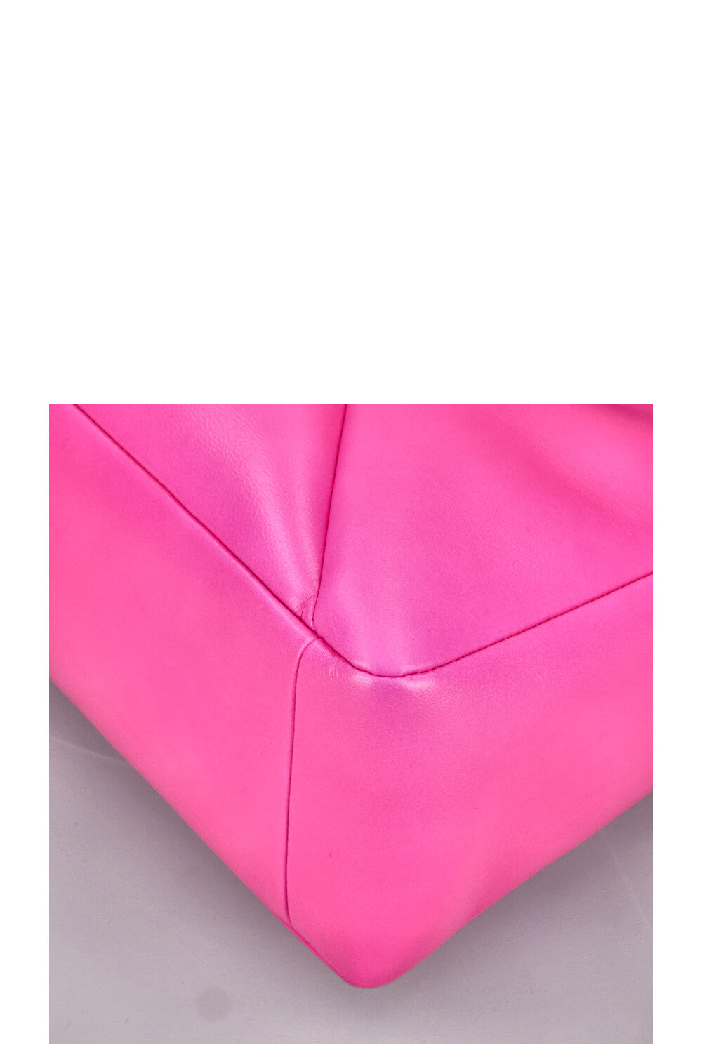 VALENTINO One Stud Shoulder Tote Bag Hot Pink – REAWAKE