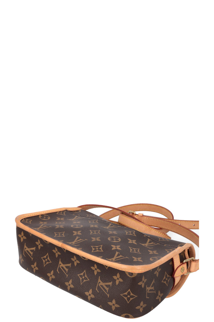 LOUIS VUITTON Sologne Bag MNG Canvas