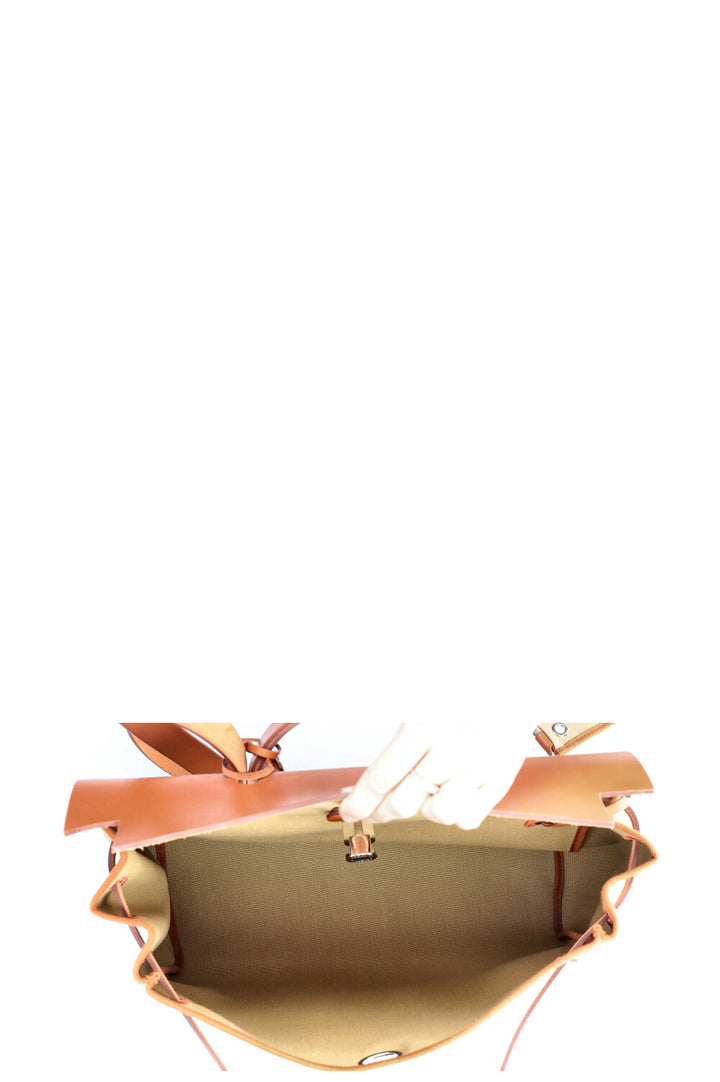 HERMÈS Herbag Zip 39 Toile Officier Green-Beige