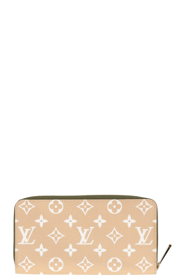 LOUIS VUITTON Zippy Wallet Giant Monogram Green