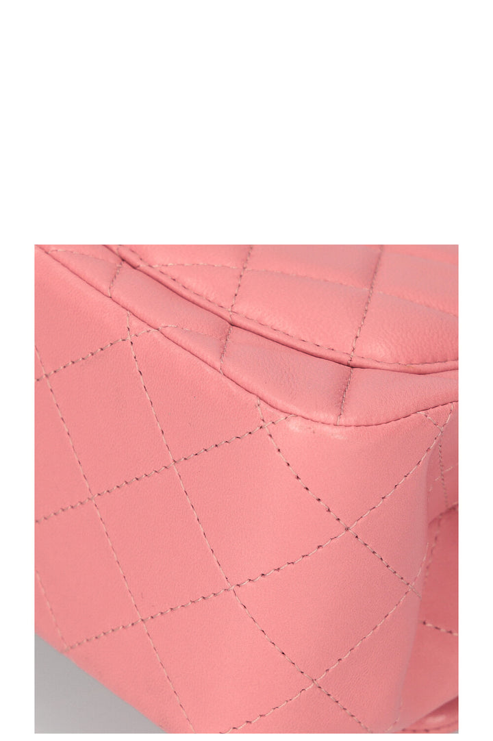 CHANEL Mini sac à rabat carré Rose