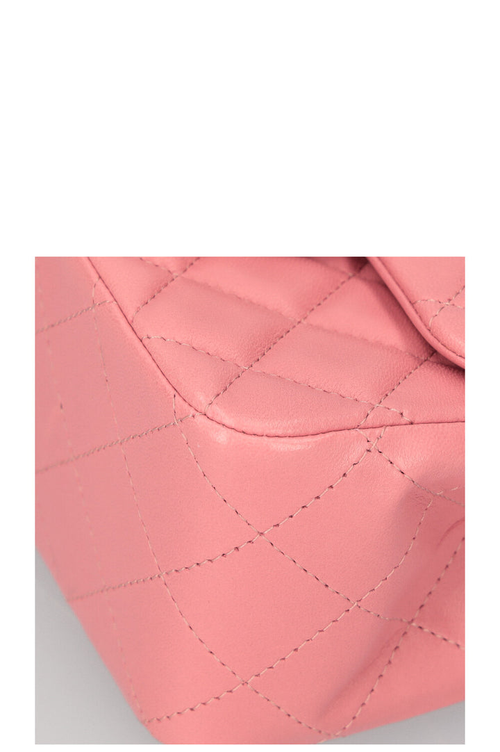 CHANEL Mini sac à rabat carré Rose