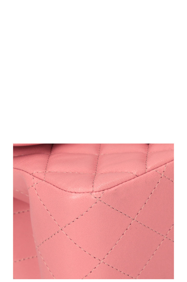 CHANEL Mini sac à rabat carré Rose