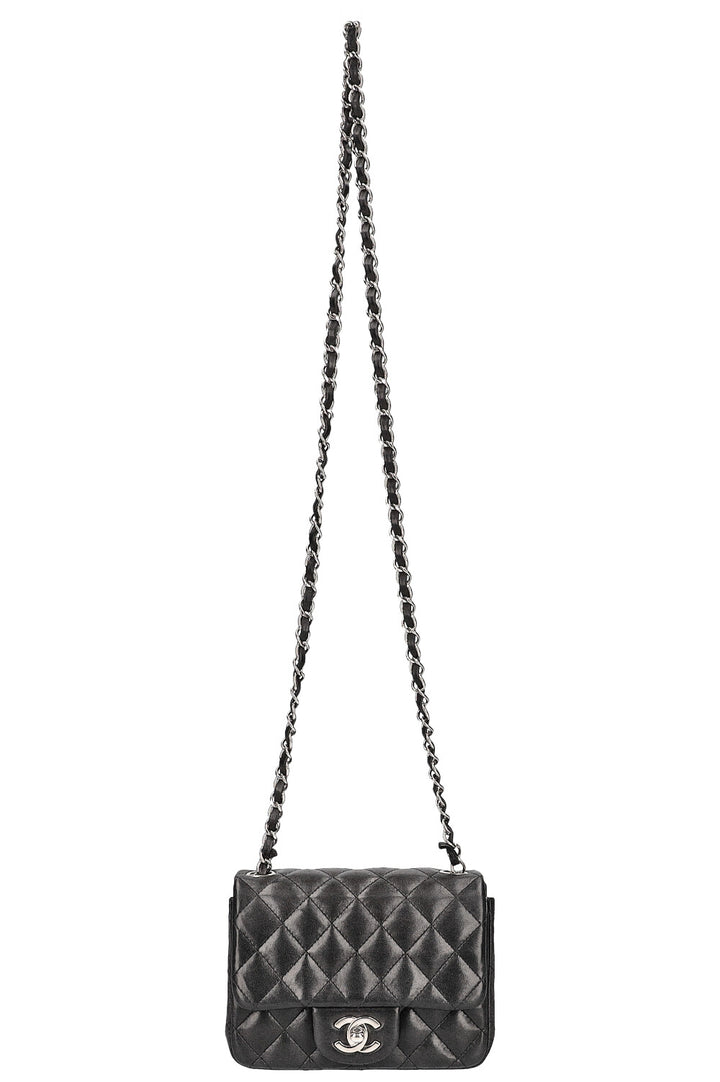 CHANEL Mini sac à rabat carré Noir