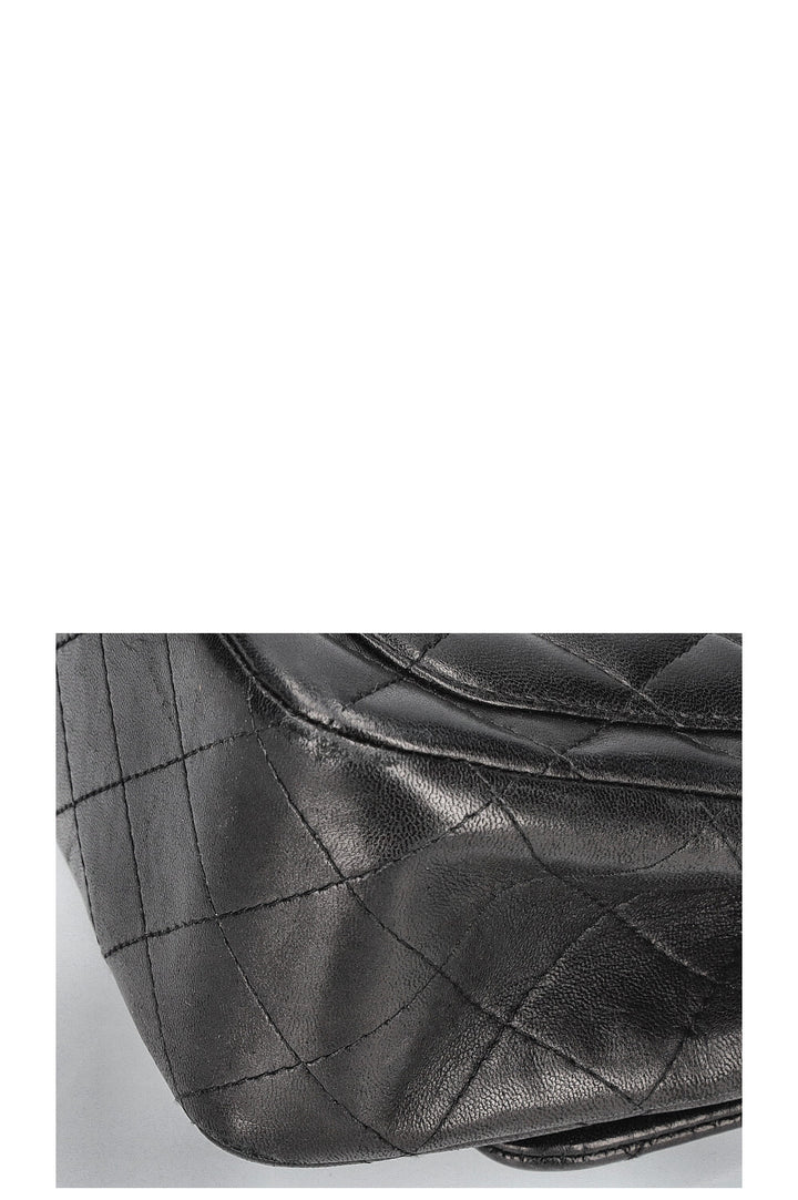 CHANEL Mini sac à rabat carré Noir