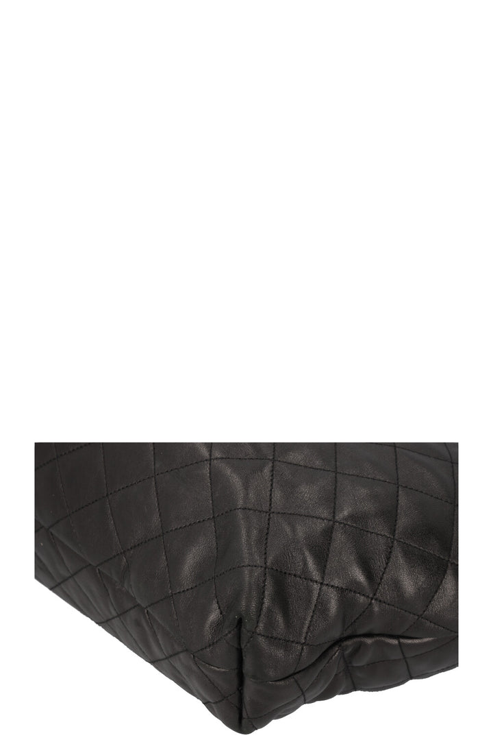 SAINT LAURENT Icare Maxi Quilted Tote Bag Black