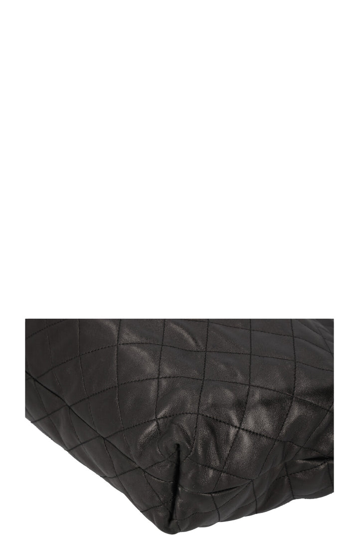 SAINT LAURENT Icare Maxi Quilted Tote Bag Black
