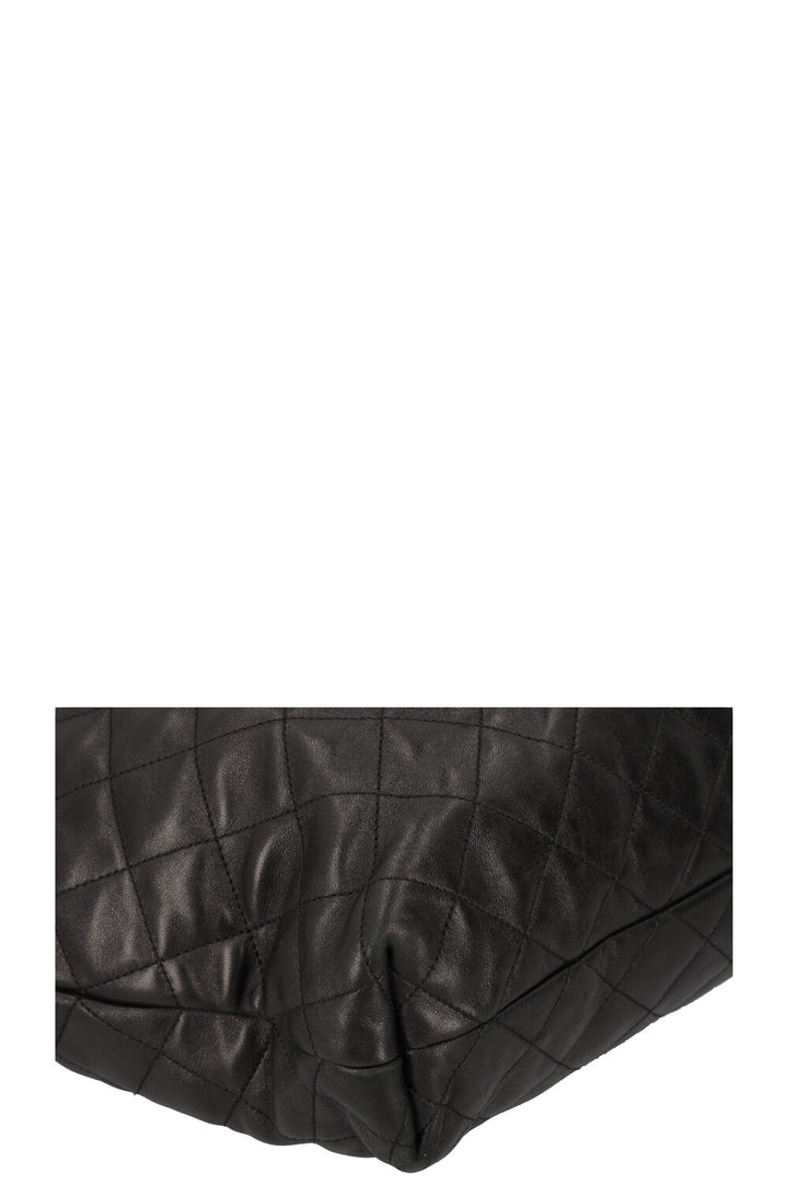 SAINT LAURENT Icare Maxi Quilted Tote Bag Black