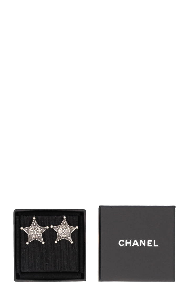 CHANEL 2014 Paris Dallas Star Earrings Silver