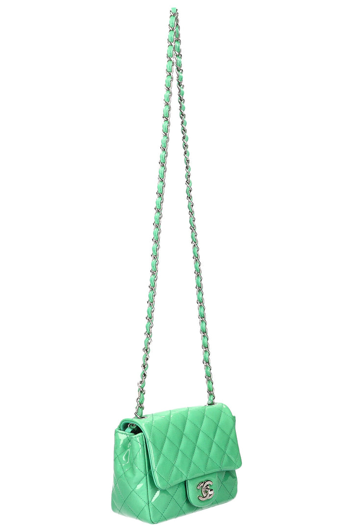 CHANEL Mini Sac à Rabat Carré Cuir Verni Menthe