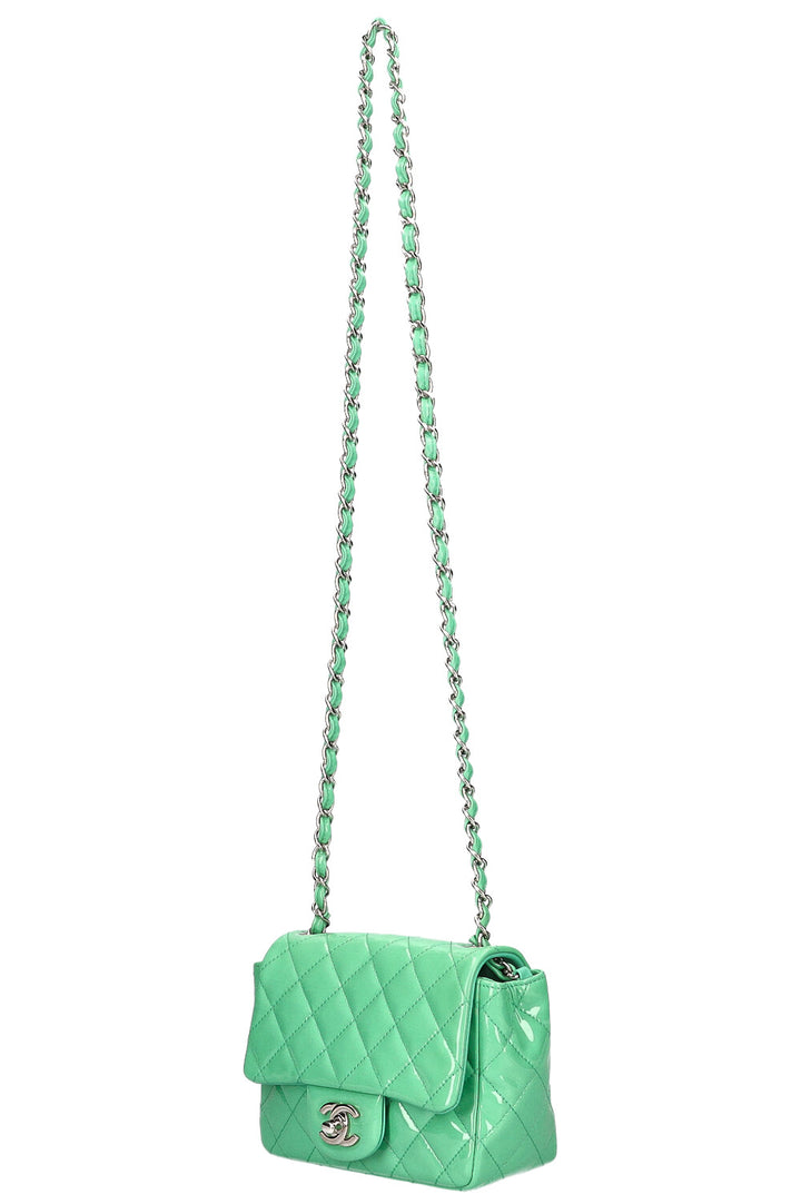 CHANEL Mini Sac à Rabat Carré Cuir Verni Menthe