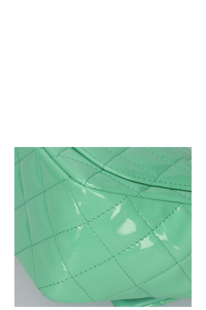 CHANEL Mini Sac à Rabat Carré Cuir Verni Menthe