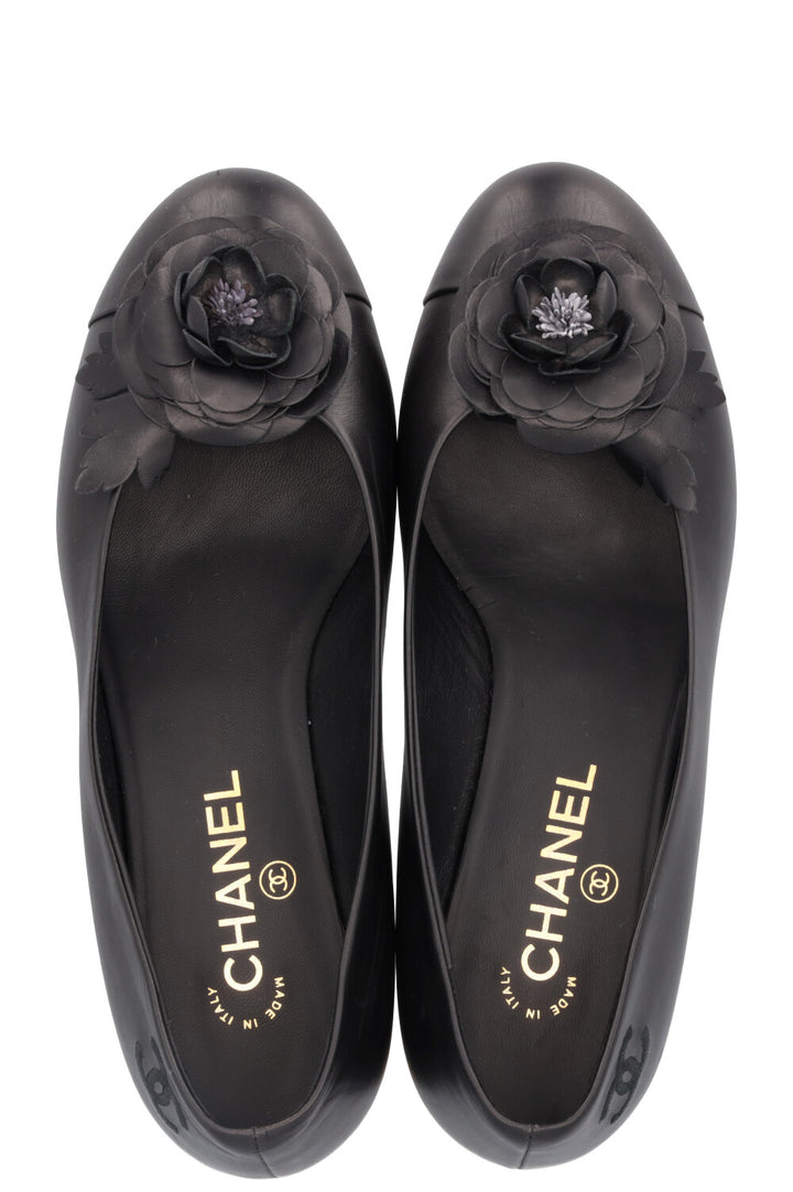 CHANEL 2015 Camellia Quilted Gold Heels Black