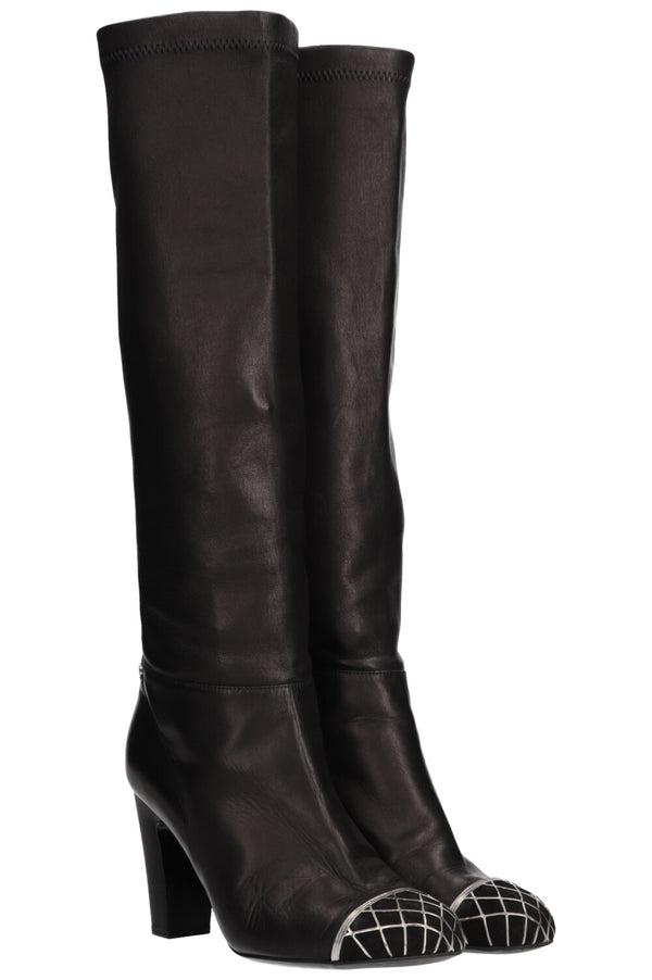 CHANEL Bottes à bout rapporté en métal Cuir Noir