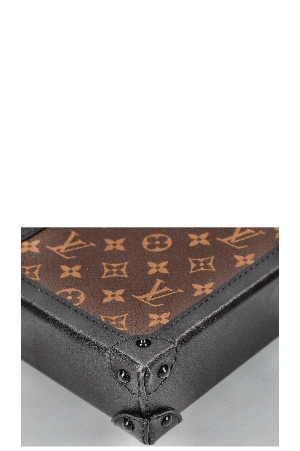 LOUIS VUITTON Trunk Pochette Vertical Monogram Canvas