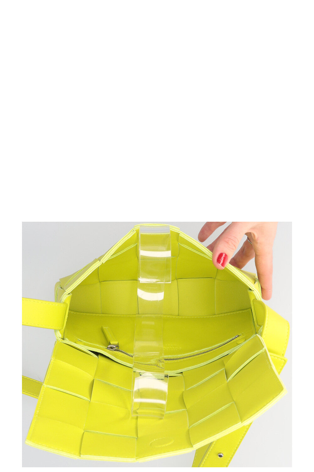 BOTTEGA VENETA Classic Cassette Acid Kiwi – REAWAKE