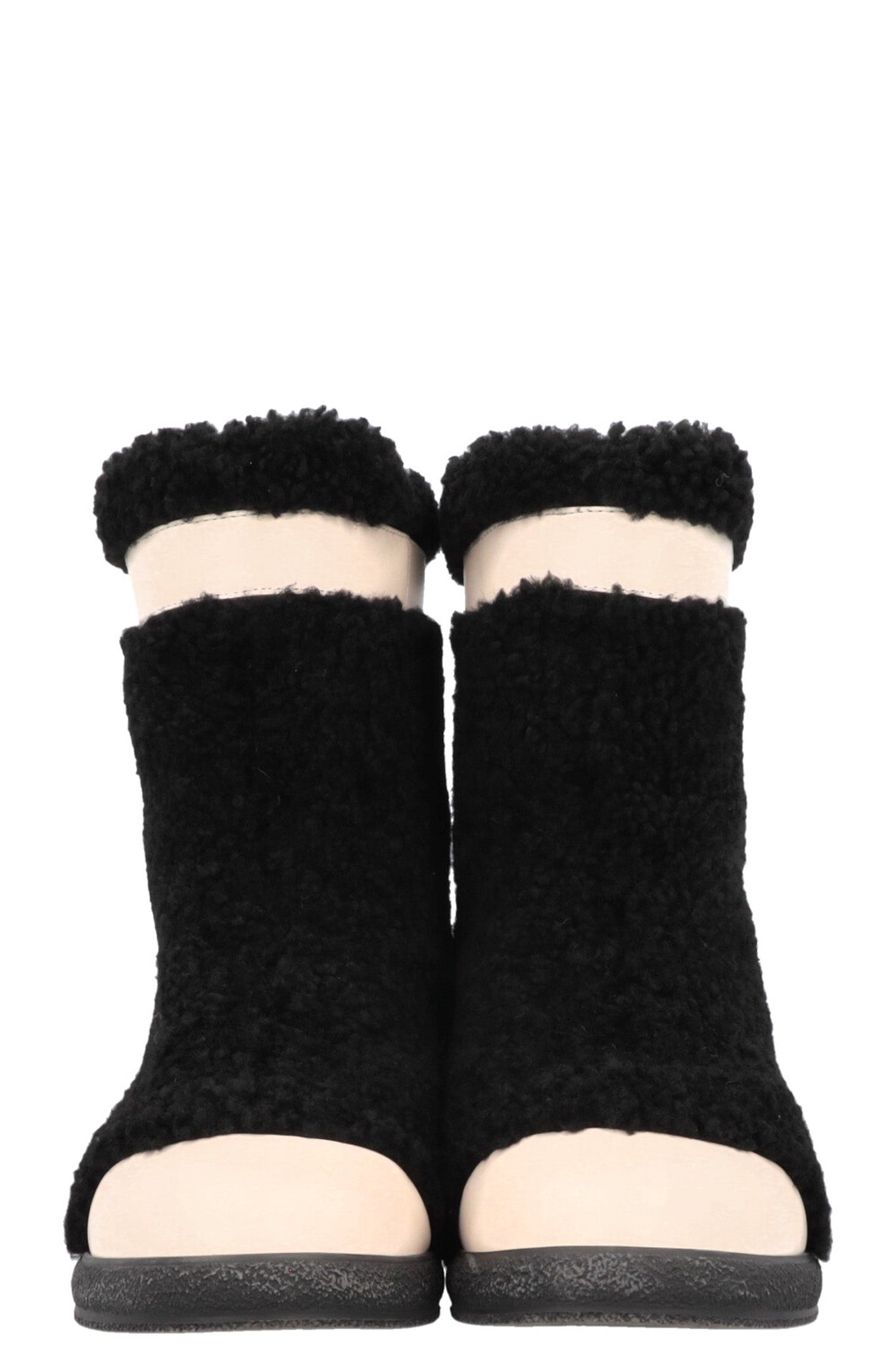 CHANEL Bottes en peau de mouton Coco Neige Noir Blanc REAWAKE