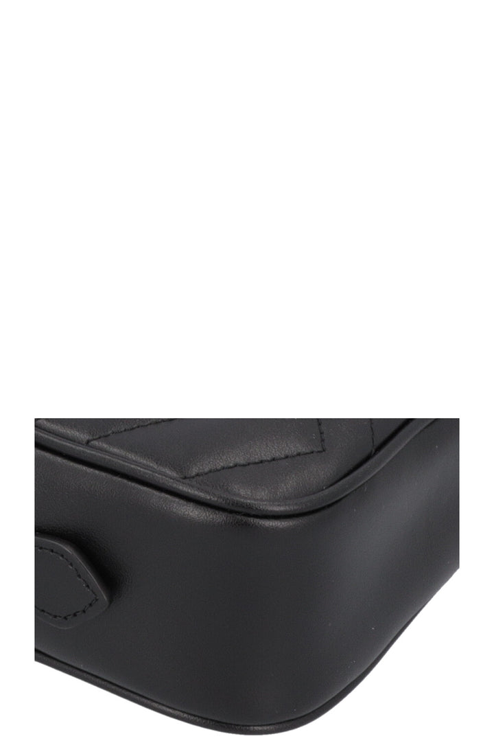 GUCCI Petit sac à bandoulière matelassé Marmont Noir