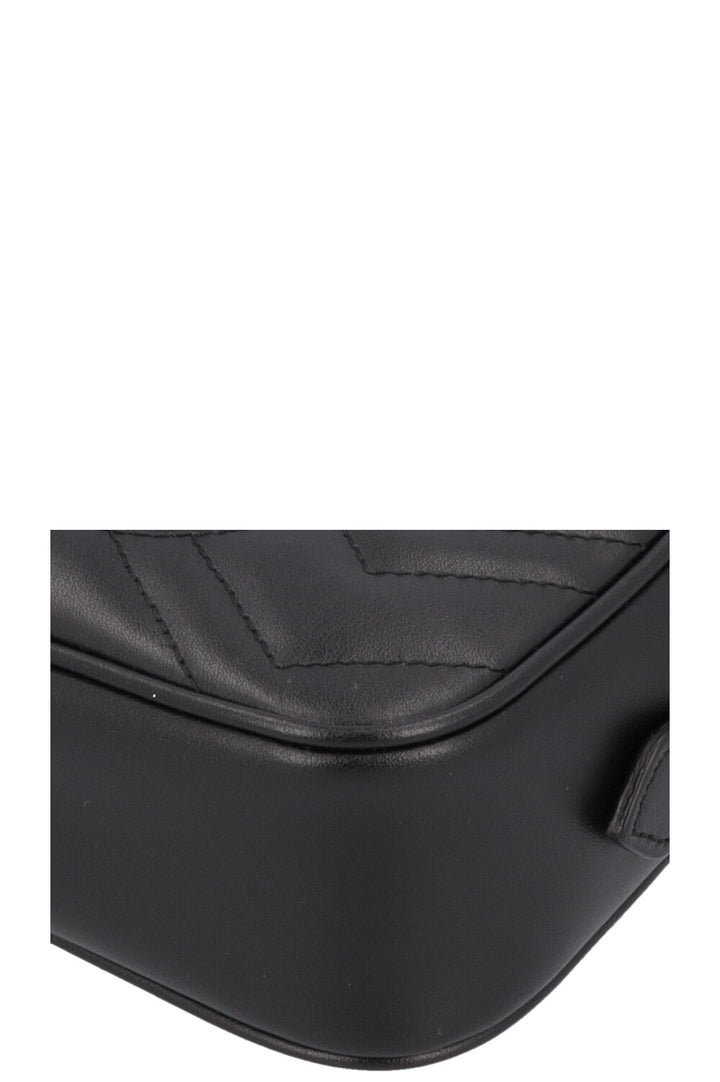 GUCCI Petit sac à bandoulière matelassé Marmont Noir