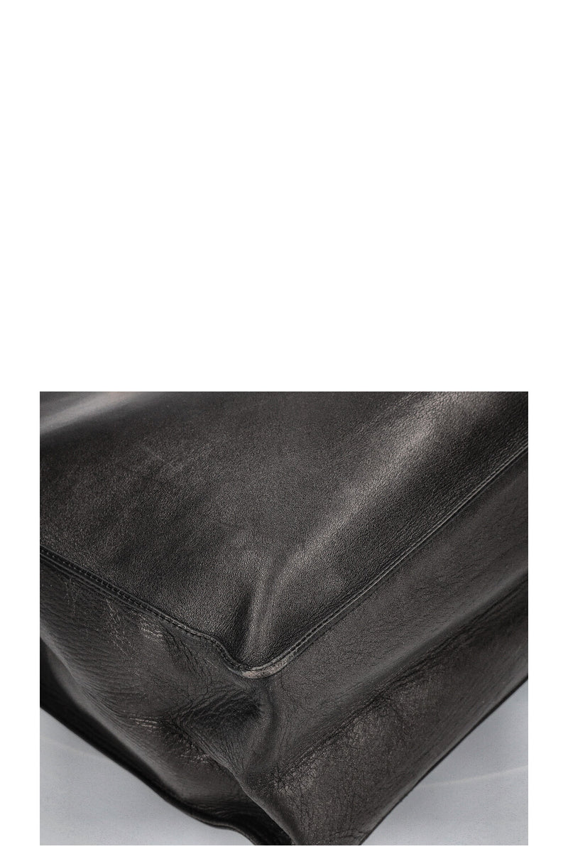 CHANEL Vintage CC Chain Tote Black