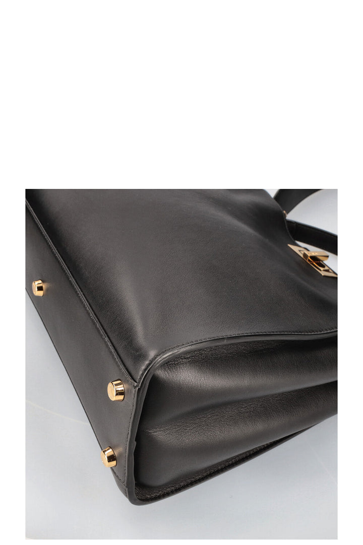 FENDI Peekaboo Essentially Large Black