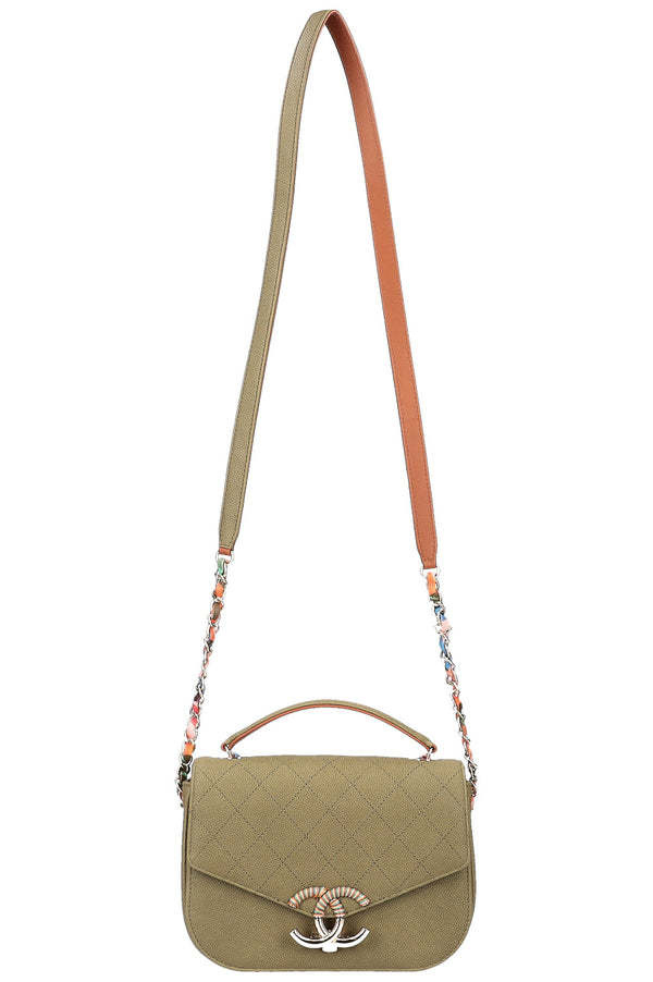 CHANEL Thread Around Sac à rabat matelassé Caviar Olive