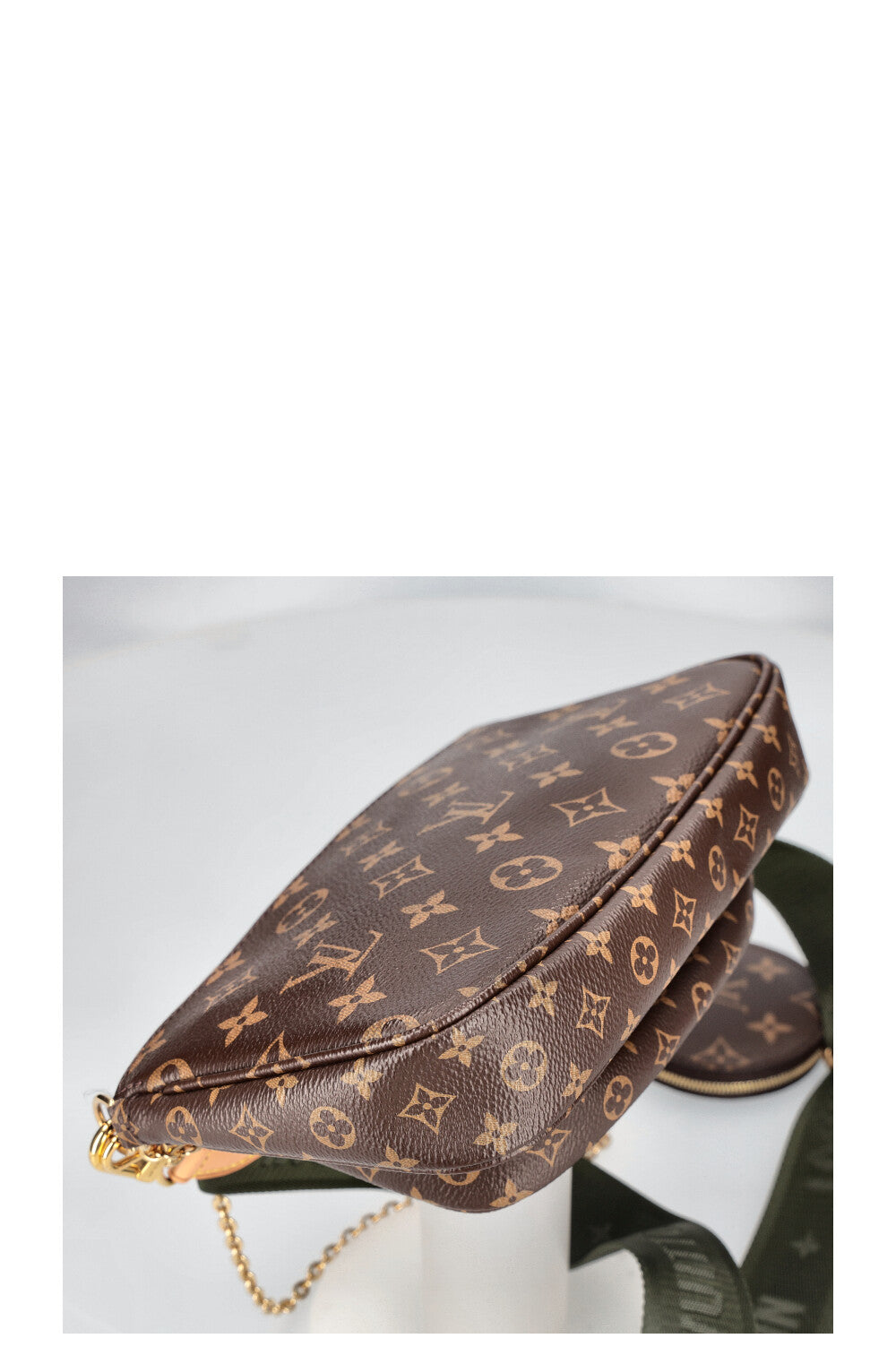 LOUIS VUITTON Multi Pochette Accessoires MNG