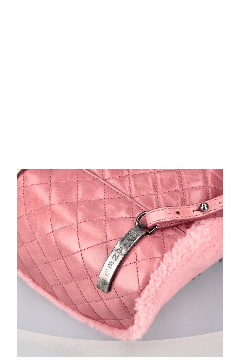 CHANEL Mountain Sac à dos Shearling Rose – REAWAKE