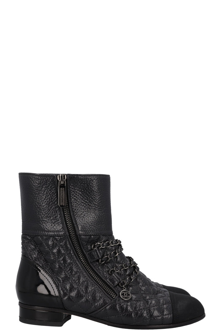 CHANEL 2018 Boots Quilted Leather Black
