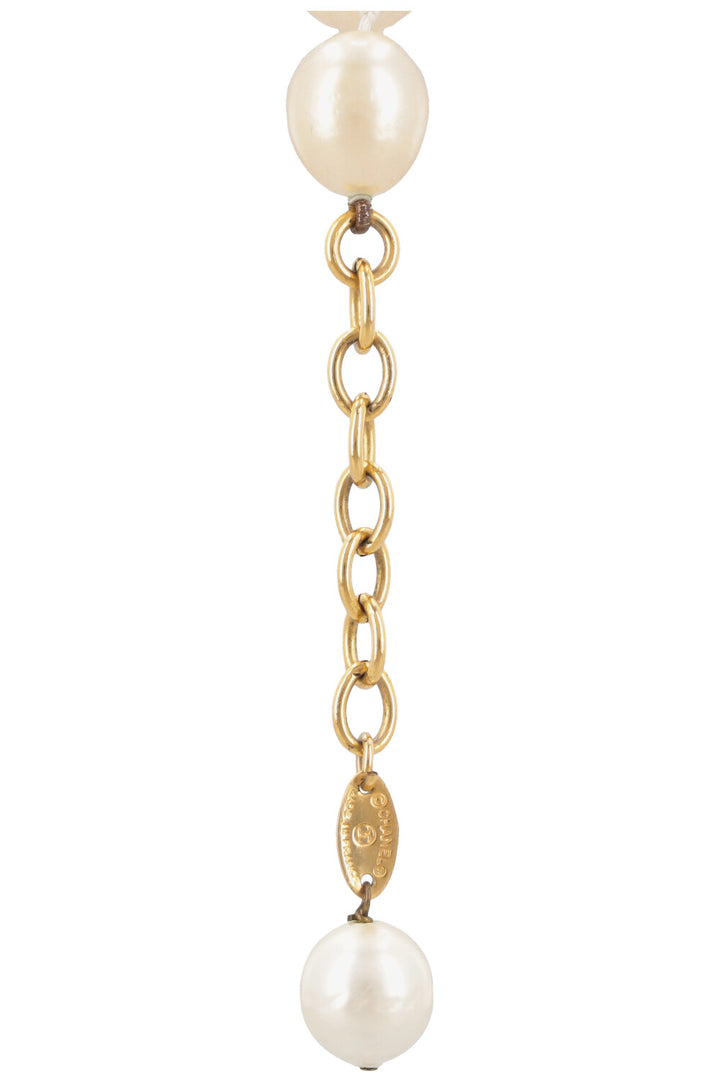 CHANEL Vintage Pearl Necklace