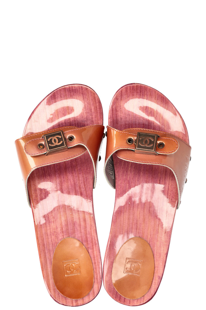 CHANEL Patent Leather Clogs Pink