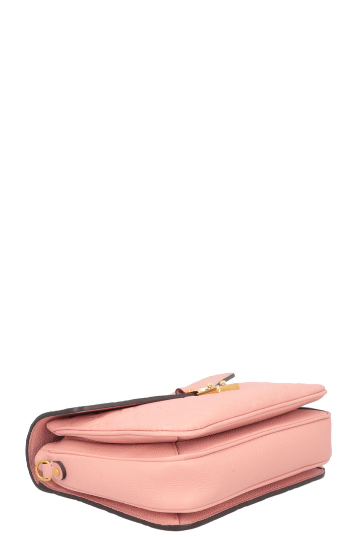 LOUIS VUITTON Pochette Métis Empreinte Pink