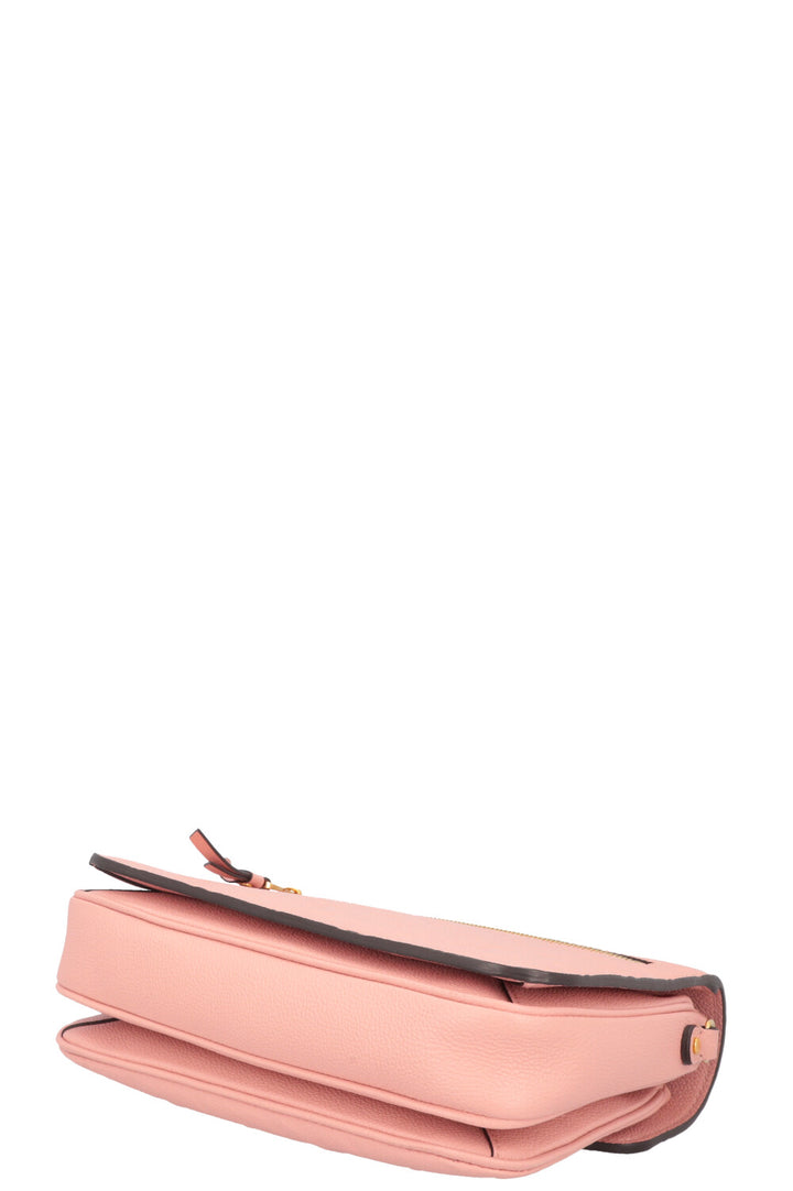 LOUIS VUITTON Pochette Métis Empreinte Pink