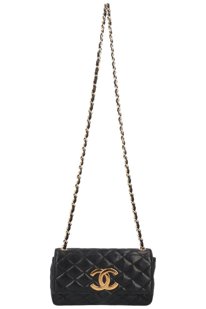 CHANEL Vintage Flap Bag Leather Black