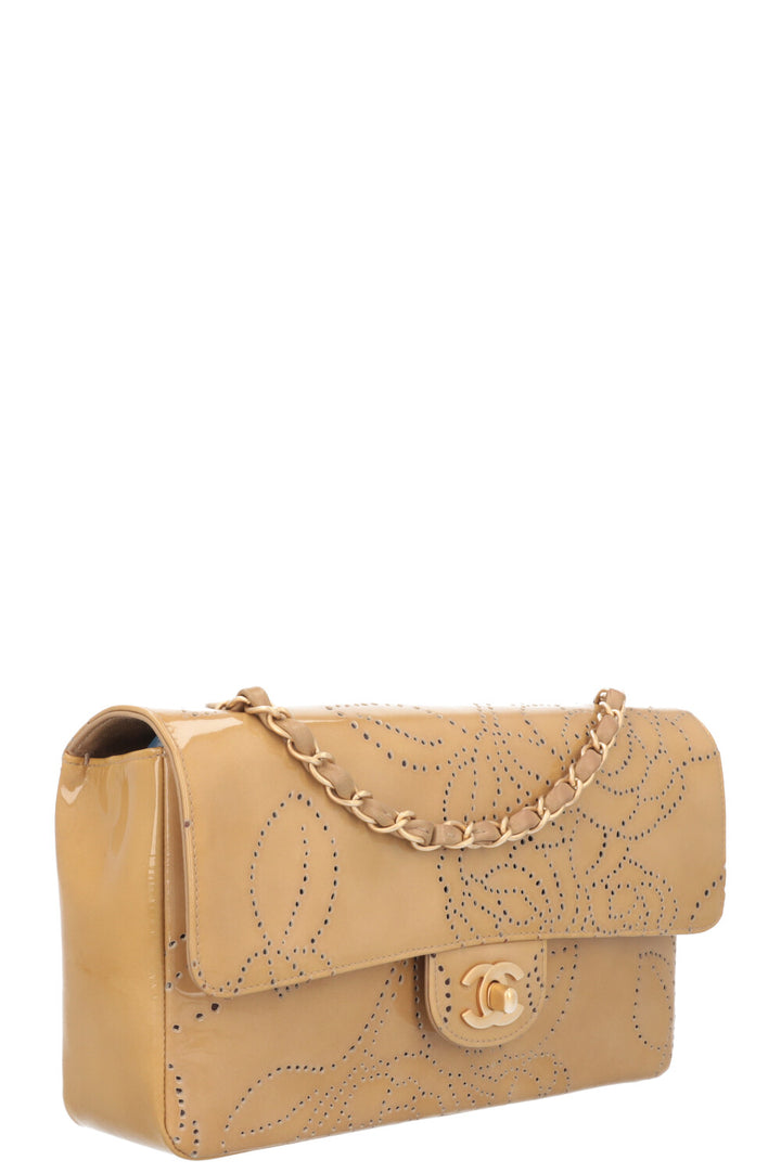 CHANEL Rabat Simple Perforé Verni Beige