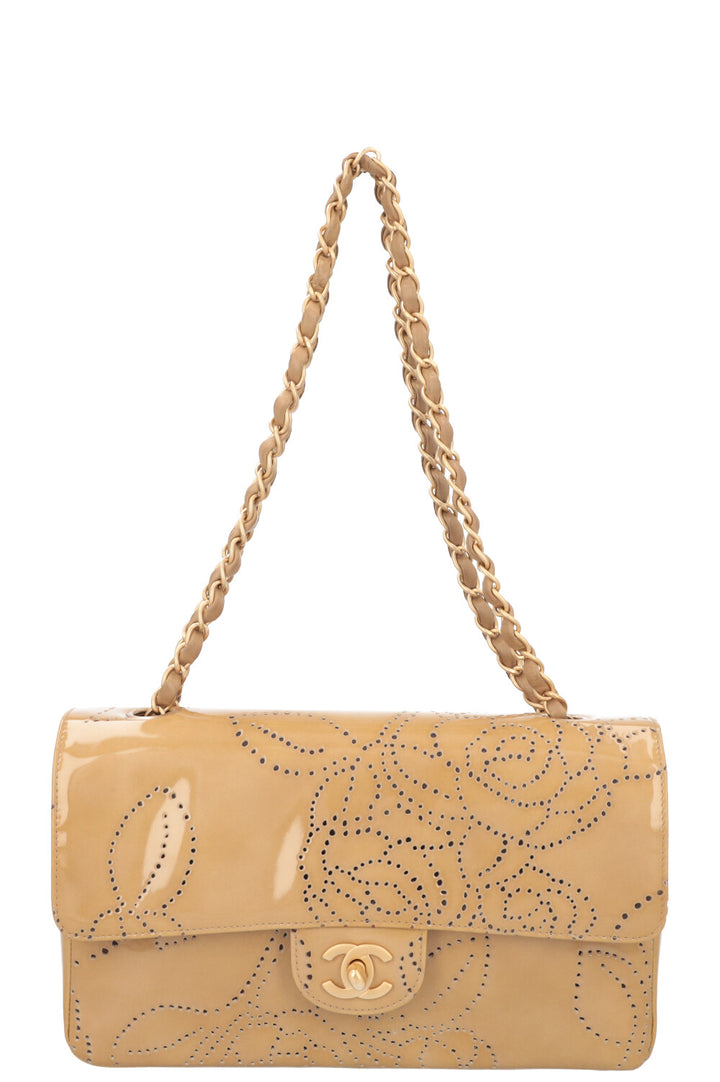 CHANEL Rabat Simple Perforé Verni Beige