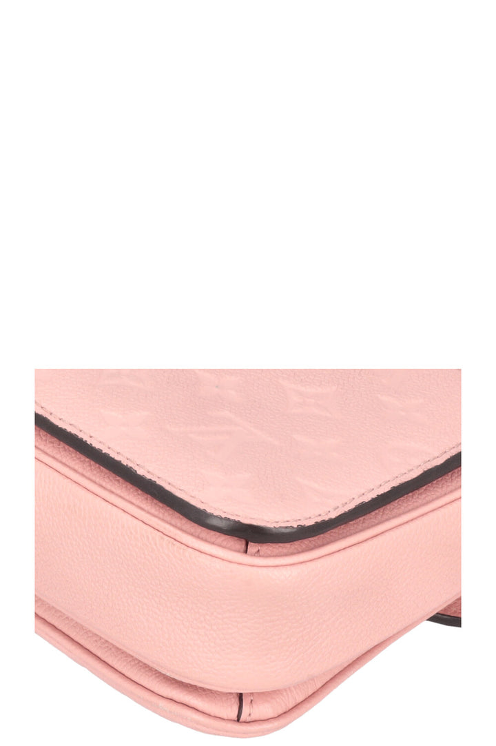 LOUIS VUITTON Pochette Métis Empreinte Pink