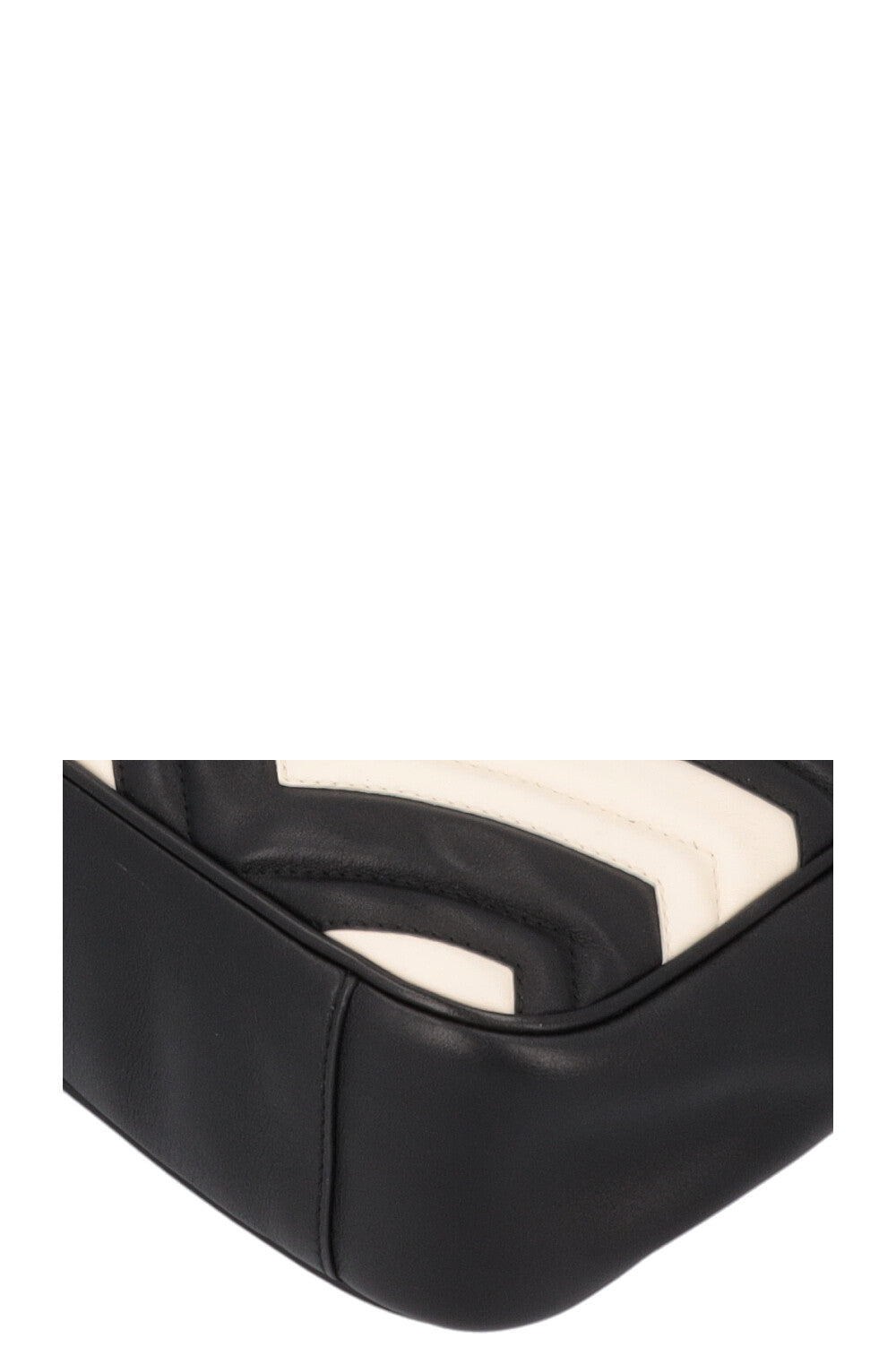 GUCCI Marmont Crossbody Bag Black White