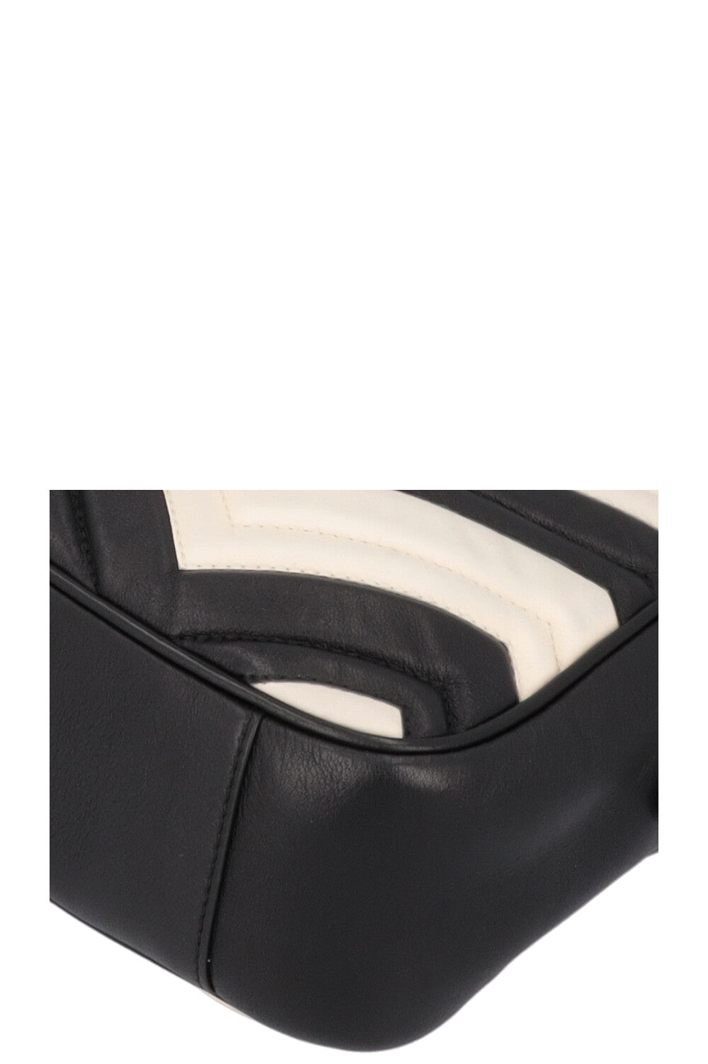 GUCCI Marmont Crossbody Bag Black White