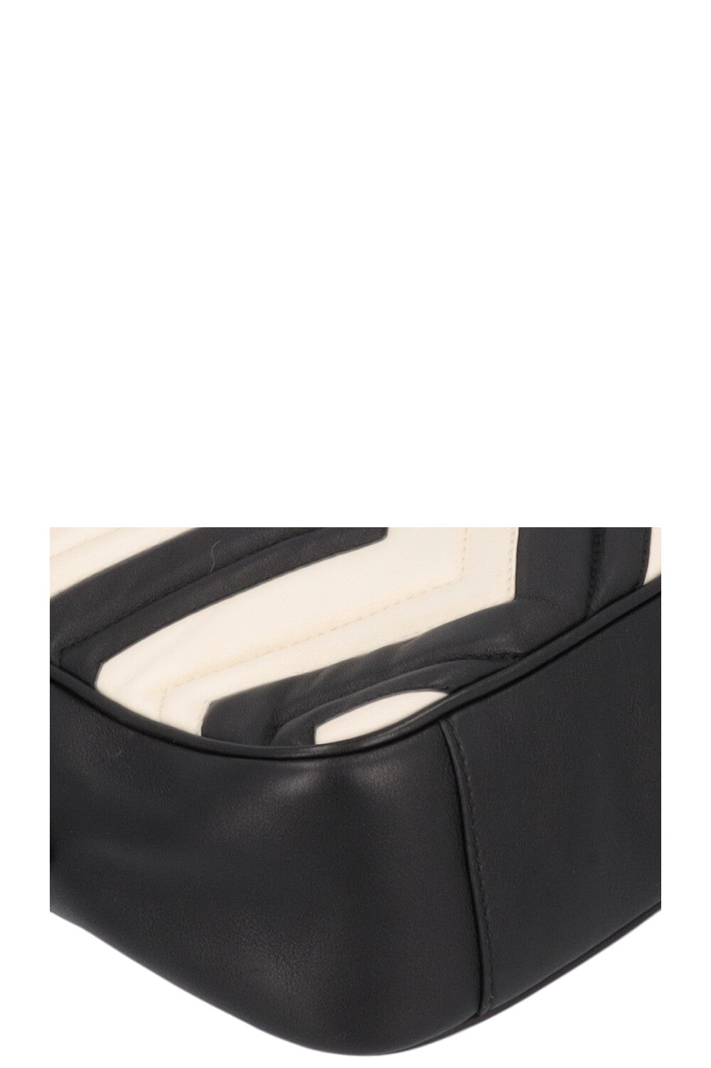 GUCCI Marmont Crossbody Bag Black White