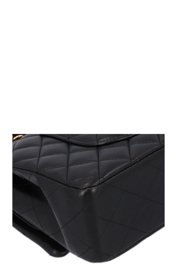 CHANEL Medium Classic Double Flap Black
