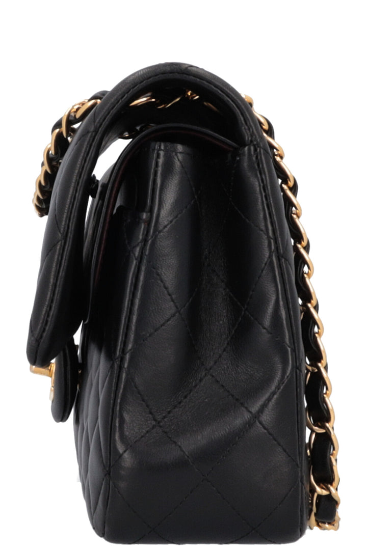 CHANEL Medium Classic Double Flap Black