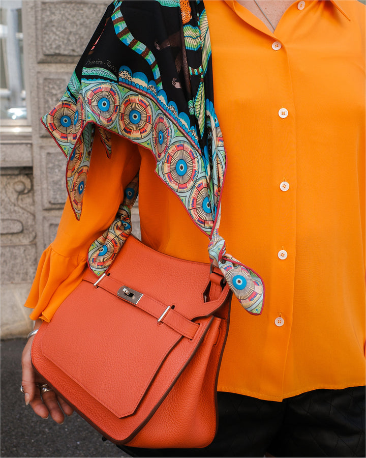 HERMÈS The Savana Dance Carré 65 Silk Blue