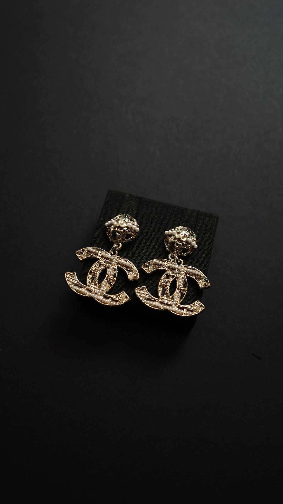 CHANEL 2019 CC Earrings Champagne