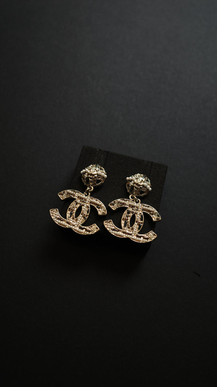 CHANEL 2019 CC Earrings Champagne