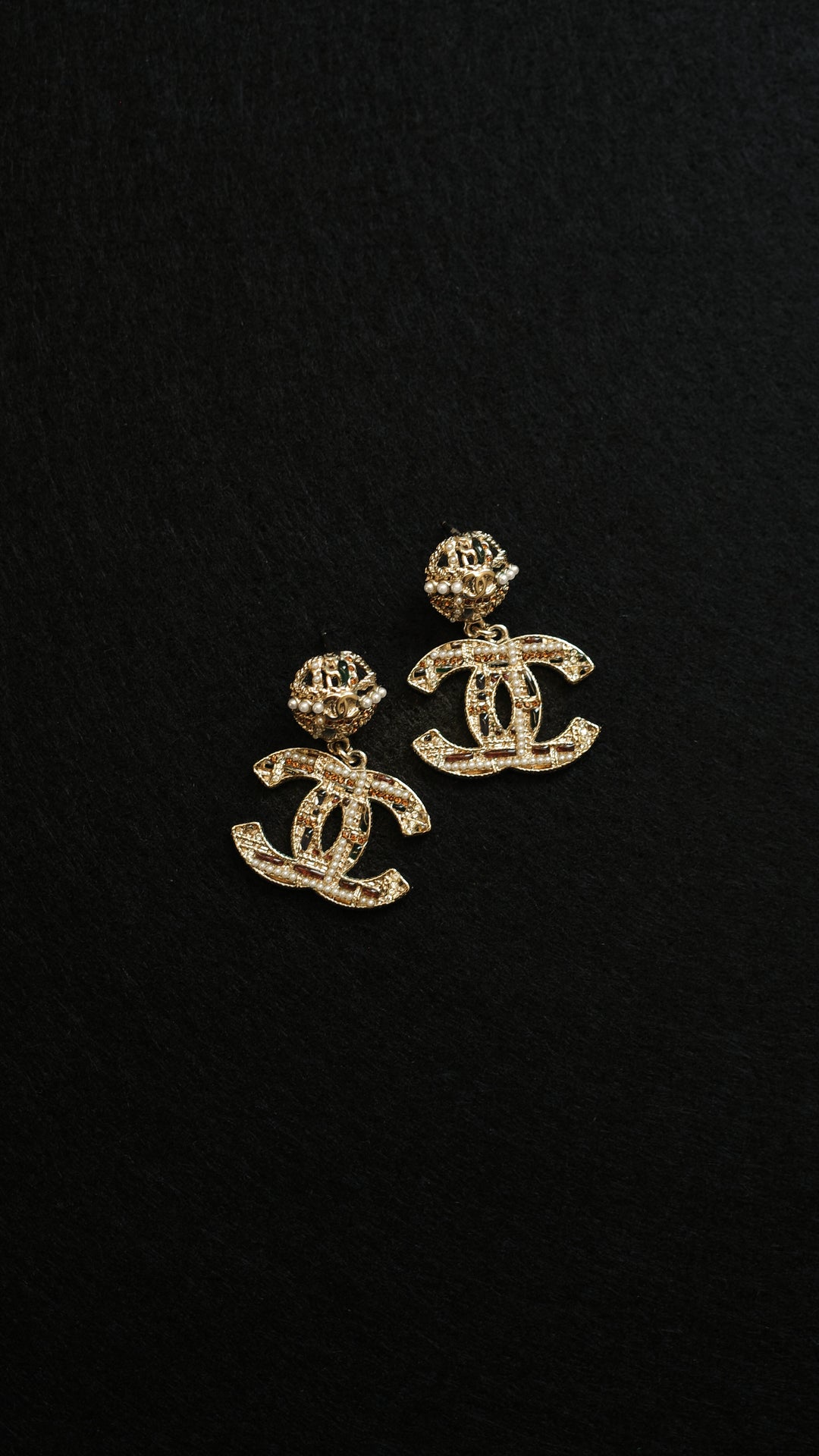 CHANEL 2019 CC Earrings Champagne