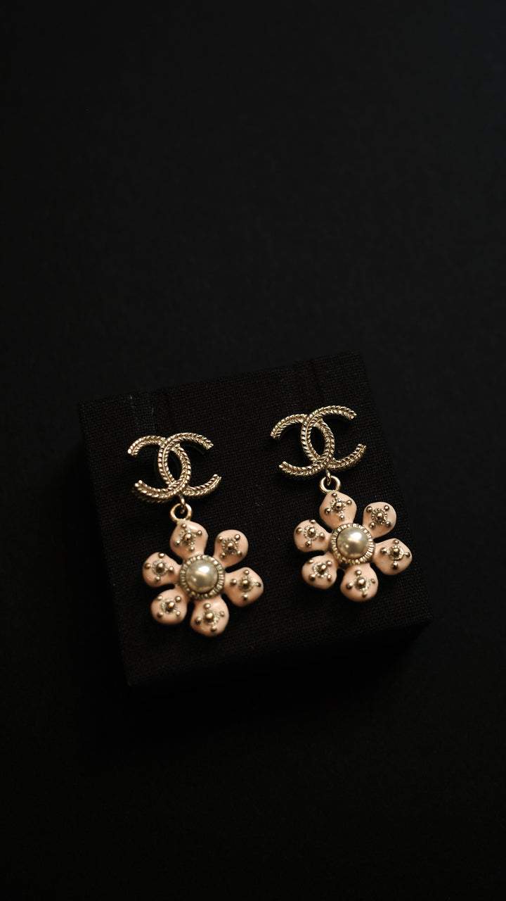 CHANEL 2013 Flower Earrings Champagne Pink